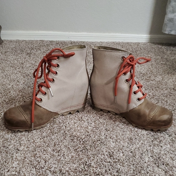 Sorel Joan of Arctic Wedge Mid Boots –‎ Size 7 - Picture 2 of 8